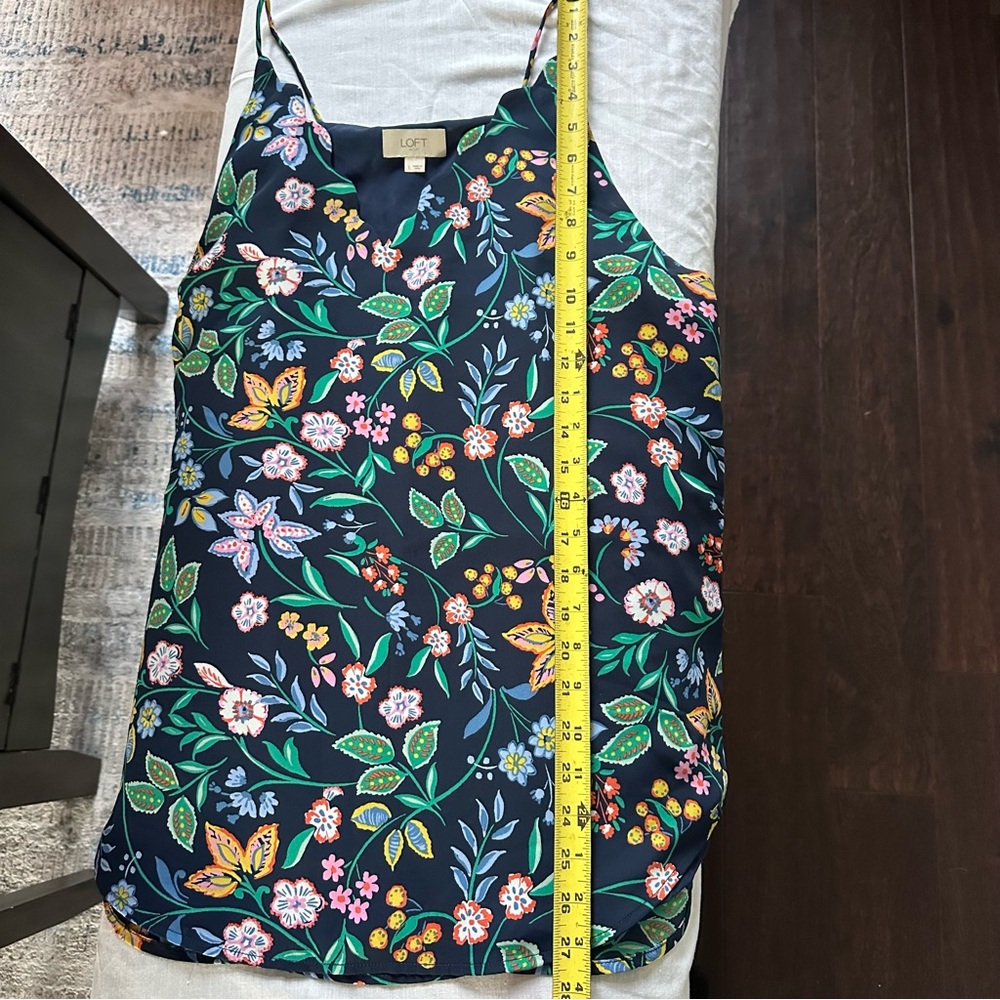 LOFT Navy Floral V-Neck Cami Tank Top Size L - Picture 7 of 9